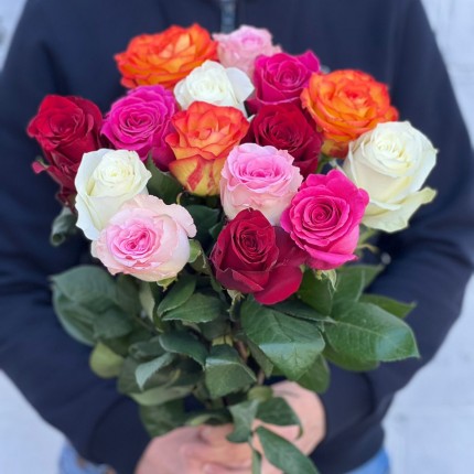 Букет из разноцветных роз с доставкой  в по Перевозу